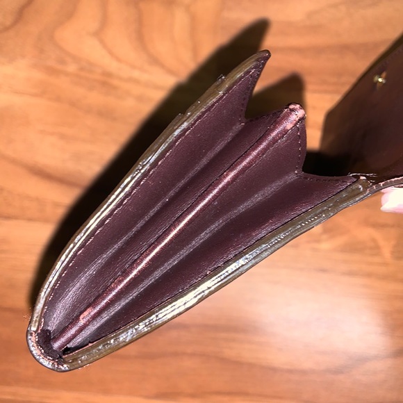 Authentic Louis Vuitton Rouge Fauviste Monogram Vernis Sarah Wallet - Picture 12 of 16